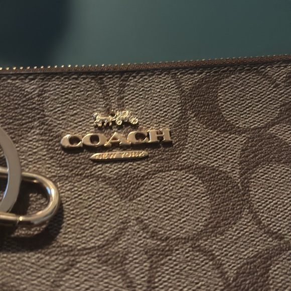 Large Corner Zip Wristlet in Signature Canvas. - Picture 2 of 7